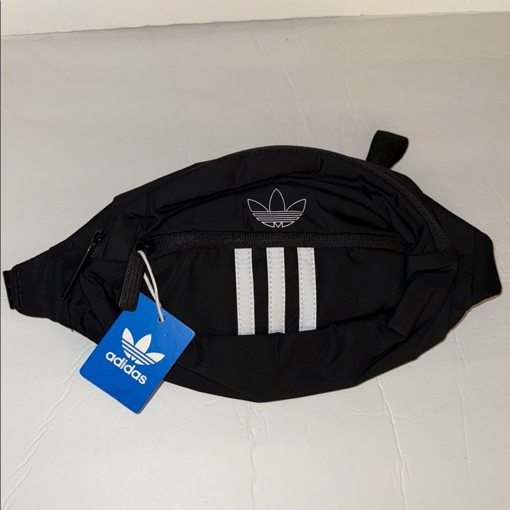 NWT Adidas Black and White Sporty Adjustable Belt Bag